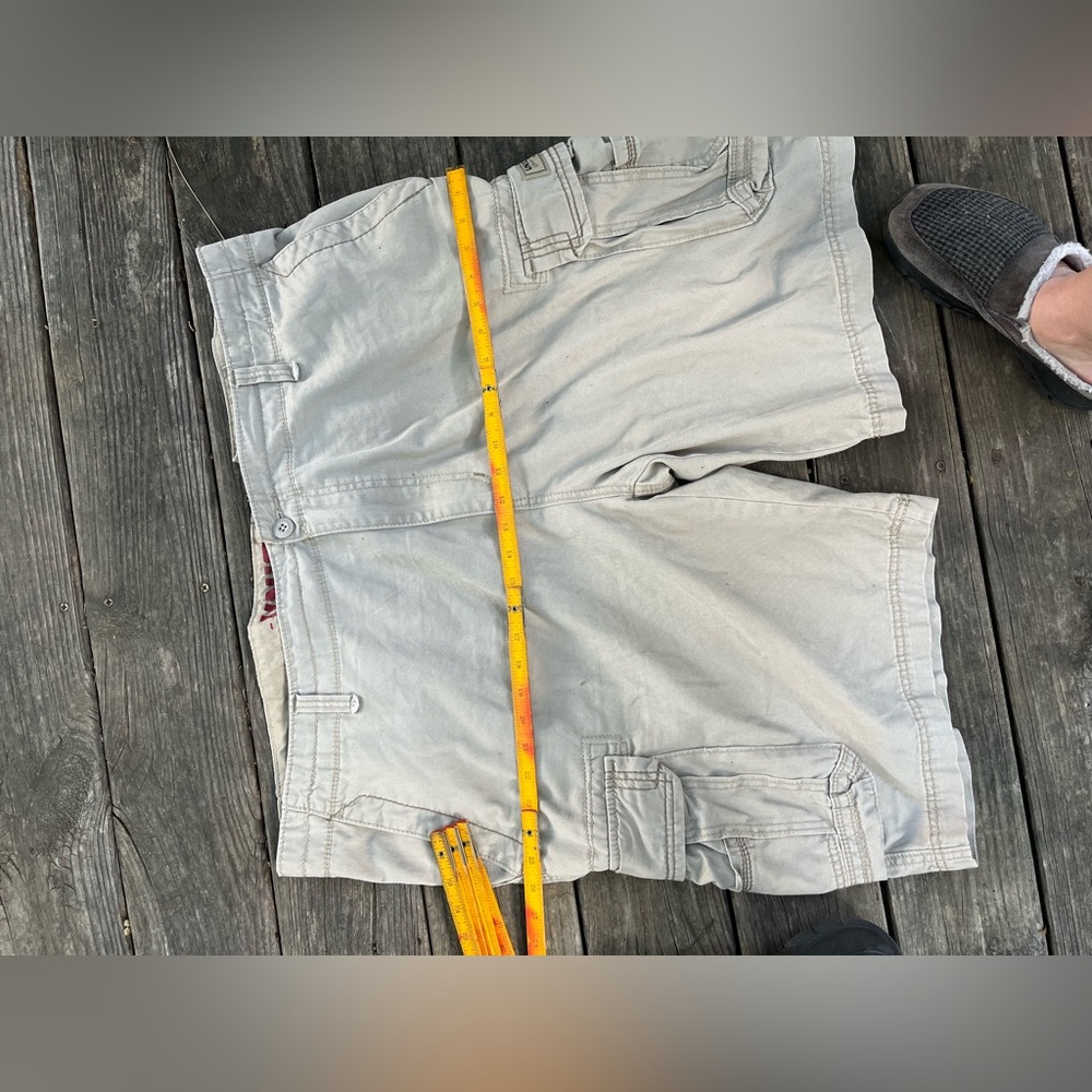 NWOT Union Bay Men’s Beige Cargo Shorts Size 48 - Picture 7 of 7